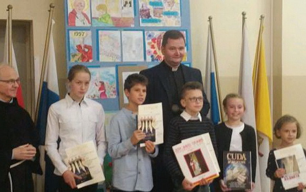 2017_nagroda_plastyczna_ucznia_sms.jpg